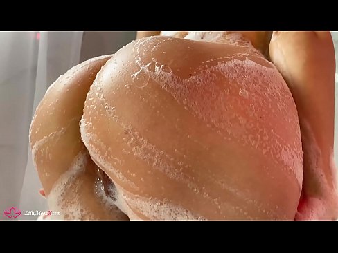 ❤️ Bà thủ dâm âm hộ với máy rung đến cực khoái mãnh liệt trong vòi hoa sen ️❌ Sex tại chúng tôi ️❤
